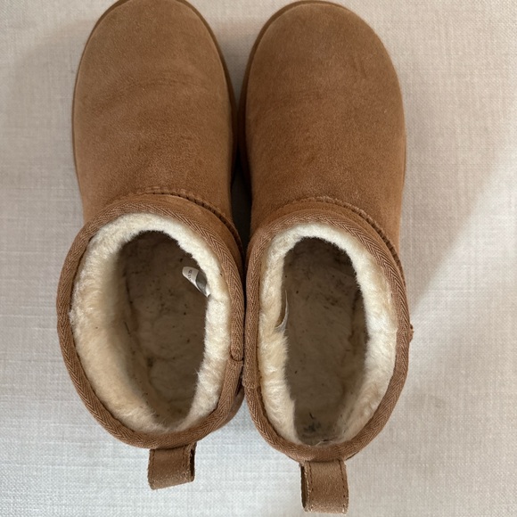 UGG Classic Ultra Mini Boots • Chestnut • Women’s Size 9 - Picture 2 of 9